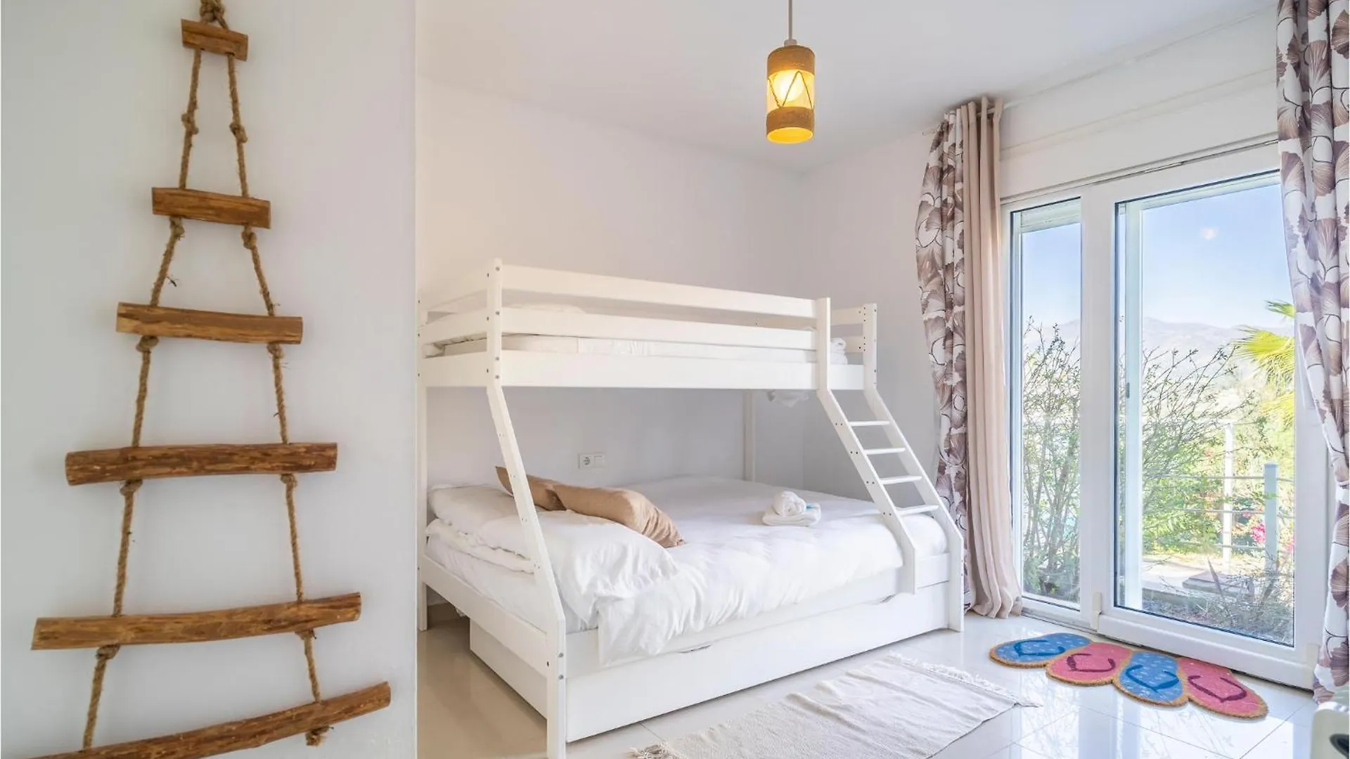2 Bedroom Amazing Home In Vinuela Spain
