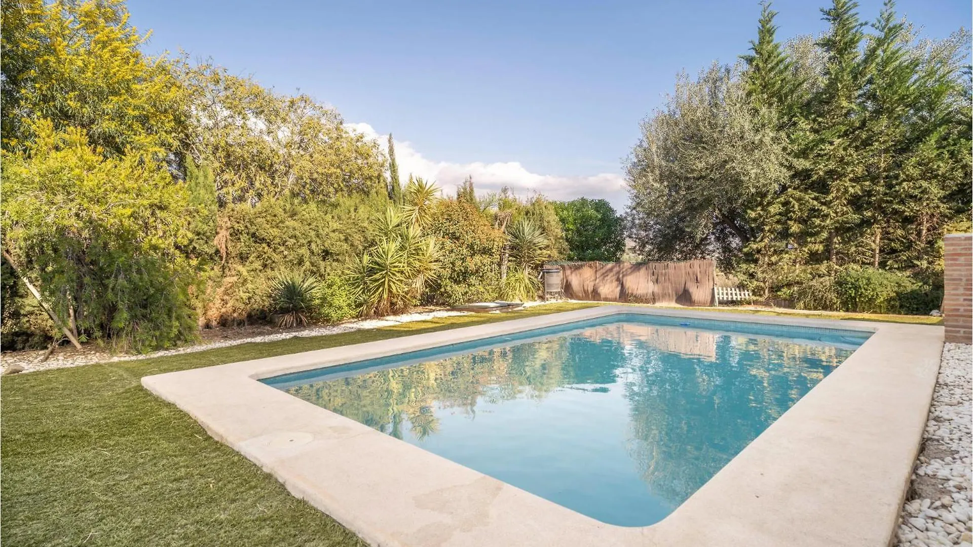 2 Bedroom Amazing Home In Vinuela