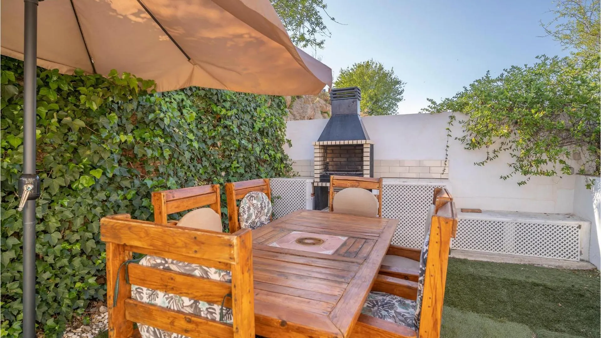 2 Bedroom Amazing Home In Vinuela Holiday home